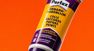 Colle à papier peint