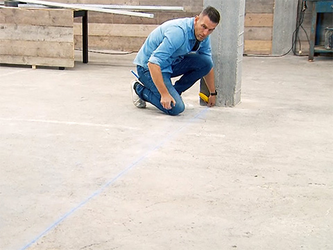 Tracer le mur pour installer une structure métallique