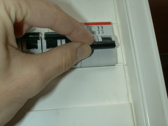 Stopcontact testen en gebruiken